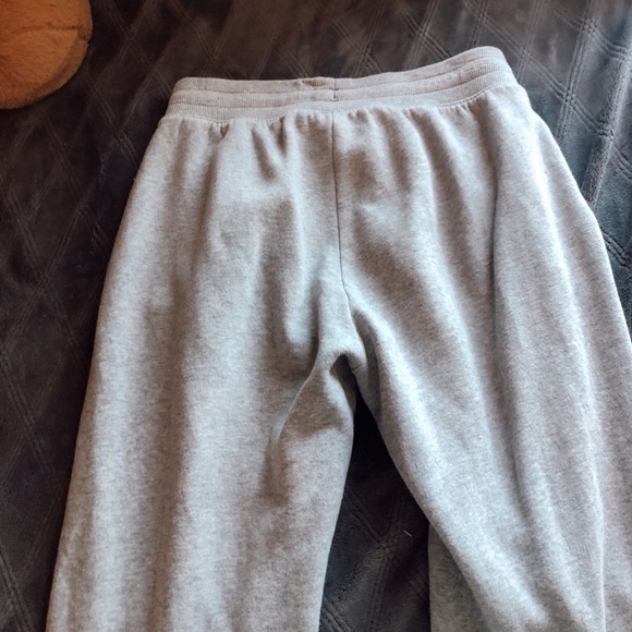 gray under armour sweatpants - Picture 2 of 4